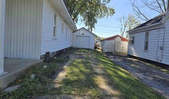 909 W 4th St, Bicknell, IN 47512