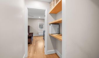 4004 ESTABROOK Dr, Annandale, VA 22003