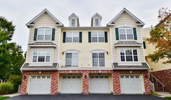 19 MARINA Dr, Bayonne, NJ 07002