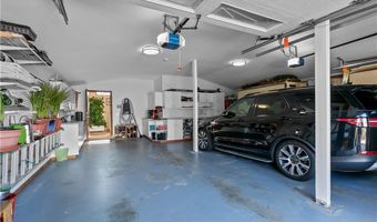 10 Ocean View Dr, Middletown, RI 02842