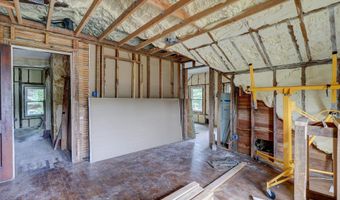 1643 Washington Ave, Baxter Springs, KS 66713