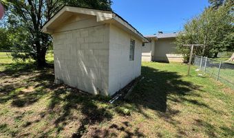 105 Able St, Big Sandy, TN 38221