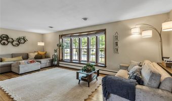 60 Fairways Blvd, Amherst, NY 14221