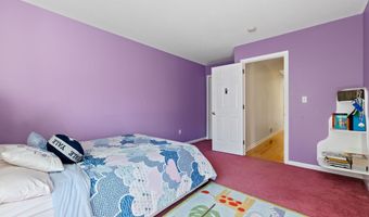33 Roxbury Ct, Cheshire, CT 06410
