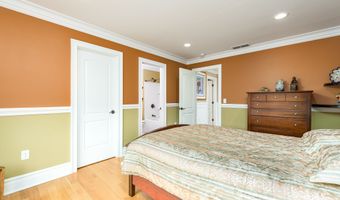 6 Congress Dr, Cromwell, CT 06416