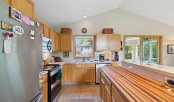 4170 Riverview Dr, Alma, MI 48801