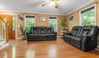 34 Chestnut Dr, Allenstown, NH 03275
