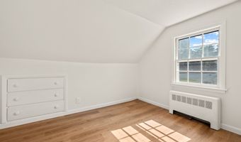 18 Grove Rd, Cromwell, CT 06416