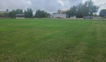 102 11th St E, Bottineau, ND 58318