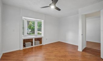 222 LAKEVIEW Dr, Auburndale, FL 33823