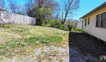 204 Riggs St, Athens, TN 37303