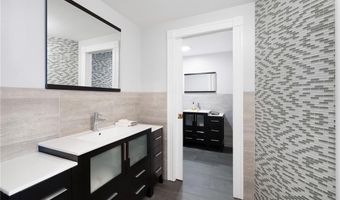 75 N Cliff Dr, Narragansett, RI 02882