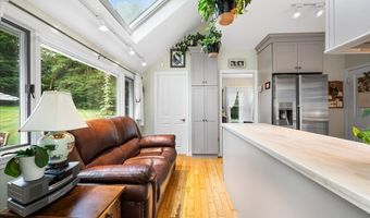 23 Spring St, Chester, CT 06412