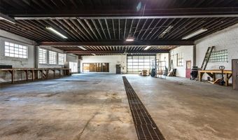 2726 E Broadway, Alton, IL 62002