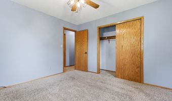 1607 S 6th St, Aberdeen, SD 57401