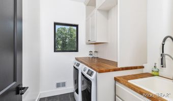 6581 Timpson Ave SE, Alto, MI 49302