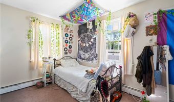40 Agnes St, East Providence, RI 02914