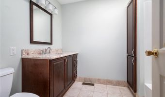 96 Nipmuc Trl B, North Providence, RI 02904