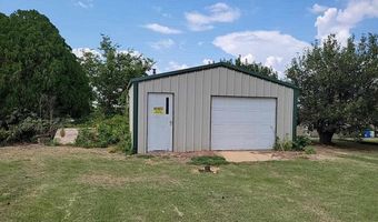 612 Madison St, Bessie, OK 73622