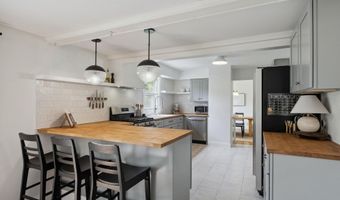 715 Marbury Dr SE, Ada, MI 49301