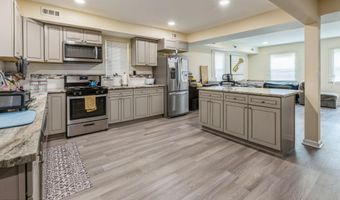 1603 Berkeley Ave, Beachwood, NJ 08722