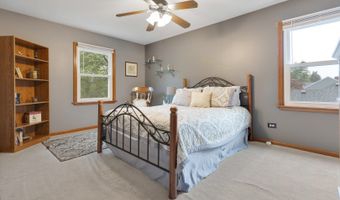 710 Sprucetree Ln, Algonquin, IL 60102