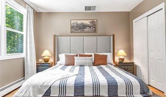 9 Kiki Cir, Cranston, RI 02921