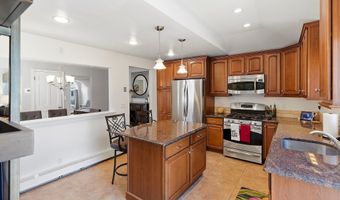 45 Compton St, Belford, NJ 07718