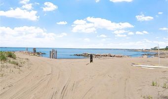 1 Offshore Rd 32, Narragansett, RI 02882