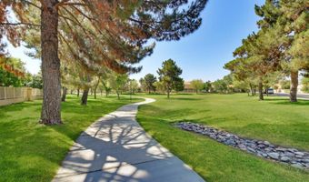 724 N ASH Dr, Chandler, AZ 85224