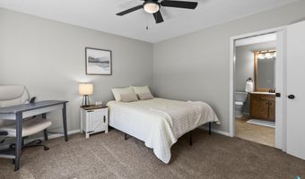 112 W River Oak Ct, Brandon, SD 57005