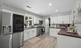 1135 Royal Dr, Amherst, OH 44001