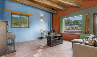 803 Highway 522, Arroyo Hondo, NM 87529