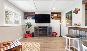 10902 Woodedge Dr, Allendale, MI 49401