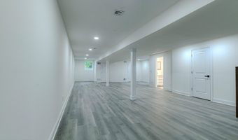 58 Fish Hawk Dr, Middletown, NJ 07748