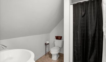 16 Isham St, Burlington, VT 05401