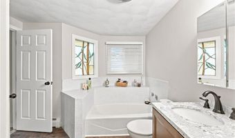 38 Stone Trl B, North Providence, RI 02904