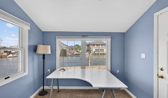 20 Bayview Ln, Amityville, NY 11701