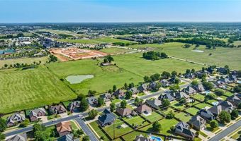 903 SW Edinburgh Ave, Bentonville, AR 72713