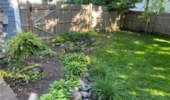 21 Carpenter Ave, Barrington, RI 02806