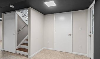 25 Edgecomb St, Albany, NY 12209