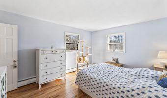 6 Advocate Pl, Danbury, CT 06810