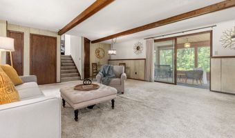 2320 STROEBE ISLAND Dr, Appleton, WI 54915