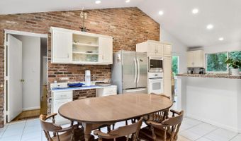 8901 CHARRED OAK Dr, Bethesda, MD 20817