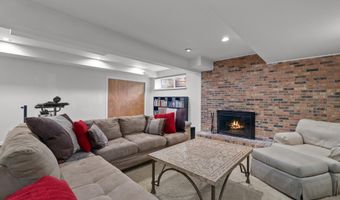 3735 Tremont Ln, Ann Arbor, MI 48105