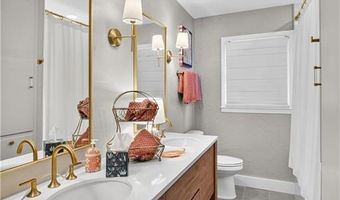 819 E UNIVERSITY Dr, Auburn, AL 36830
