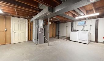 510 Wicklow Dr, Ballwin, MO 63021