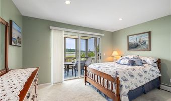 96 Starr Dr, Narragansett, RI 02882
