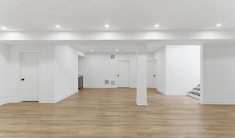 7705 HOLIDAY Ter, Bethesda, MD 20817