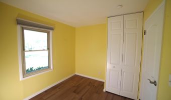 1052 N Maple Rd, Ann Arbor, MI 48103